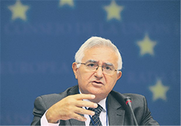 Radiologen aus Spanien helfen bei Engpässen in Schweden EU-Kommissar John Dalli will Transparenz bei Telemedizin.