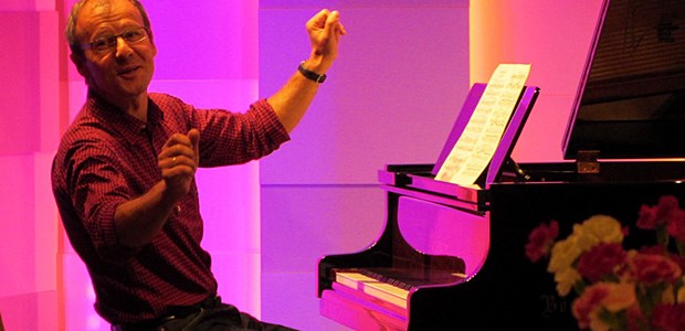 Die Wechselwirkung von Medizin und Musik Ein Abend am Klavier: Dr. Thomas Dirksen, Psychiater und Hobby-Pianist, genießt die vielfältigen Verbindungen von Musik und Medizin - privat wie beruflich.