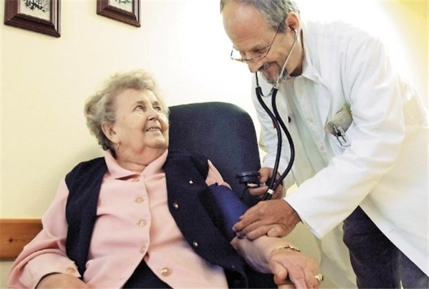 Feste Kooperationen zwischen Ärzten und Heimen könnten viel Geld und Zeit sparen Ein Arzt als fester Ansprechpartner für die Heimpatienten, das ist nach den Erfahrungen in Berlin eine perfekte Lösung.