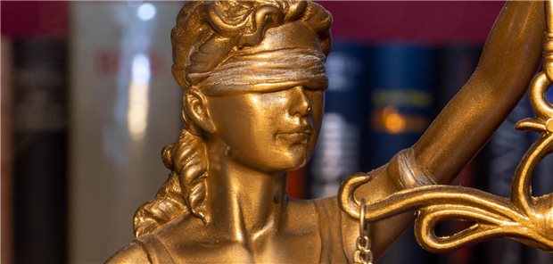 Ein Arzt könne nicht abschließend über das Vorliegen oder Nicht-Vorliegen einer Behinderung entscheiden. Dies sei Sache des Gerichts, so die Meinung der Finanzrichter in Hamburg.