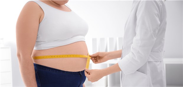 Ein Blick auf den Taillenumfang. Nimmt dieser zu, steigt auch das Risiko für eine Harninkontinenz. 