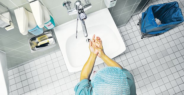 Hygieneplan gestattet Blick über die Schulter Ein Blick über die Schulter: Ärzte können sich künftig leichter über Hygienestandards in Kliniken informieren.