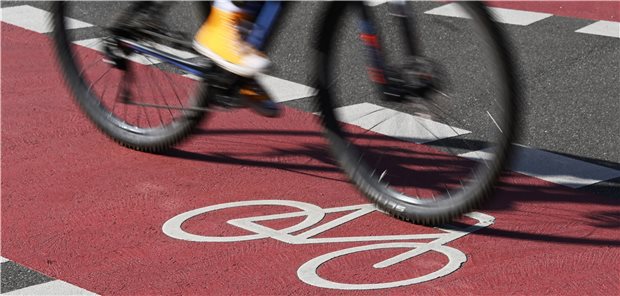Ein Fahrradrschutzstreifen sorgt in Hildesheim vor einer Hausarztpraxis mächtig für Ärger.