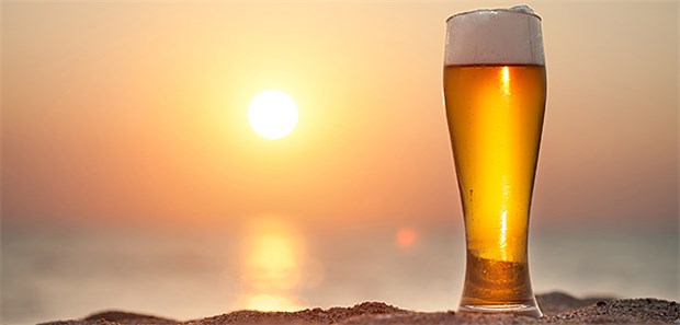 Warum Biertrinken tatsächlich zufrieden macht Ein Feierabend-Bier in entspannter Atmosphäre tut vielen gut. Wissenschaftler haben jetzt den Stoff identifiziert, der wohl die Stimmungssteigerung auslöst.