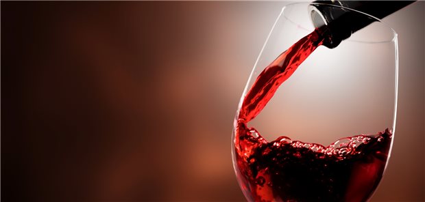 Alkohol – unterschätzter Krebs-Risikofaktor Ein Glas Wein (150 ml) enthält – ja nach Alkoholgehalt – bis zu 21,6 Gramm Alkohol.