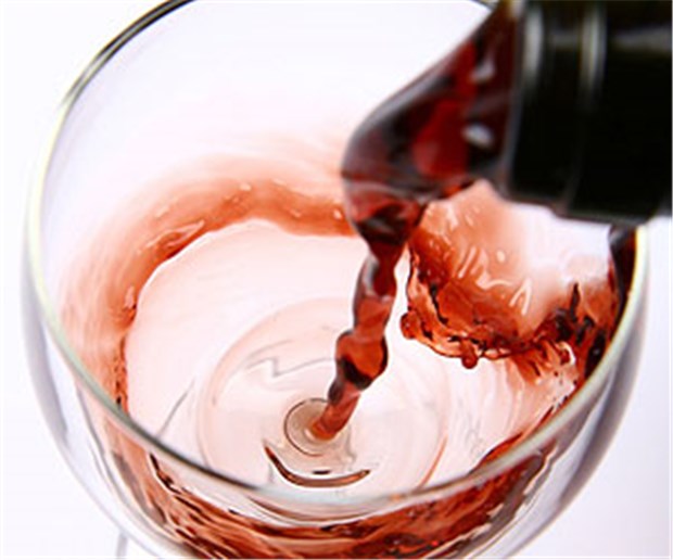 Im Norden blicken viele zu tief ins Glas Ein Glas Wein - bei vielen 15 bis 20 jährigen Männern bleibt es nicht dabei.