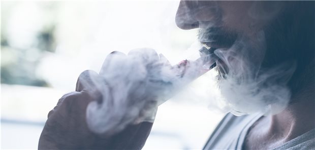 Pneumologen erinnern: „E-Zigaretten sind keine Alternative“ Ein Großteil der E-Zigaretten-Nutzer, die vorher Tabakzigaretten geraucht haben, hören mit dem Dualkonsum nicht auf, sondern nutzen beides. Eine Entwöhnung vom Nikotin stellt das nicht dar.