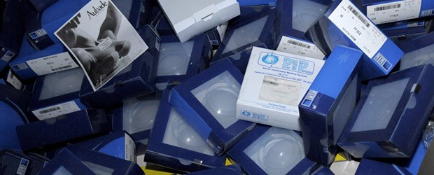 Brust-Implantate: Musterland USA Ein Haufen PIP: Billig-Implantate auf dem Müll.