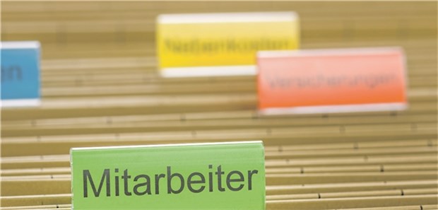 Wird MVZ-Gründung nun massiv erschwert? Ein MVZ nur mit der Zulassung des Praxisinhabers aus dem vorhandenen Mitarbeiterstamm heraus gründen? Bisher war das möglich. Doch ein neues BSG-Urteil könnte diesen Weg jetzt versperren.
