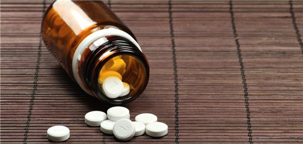 Ein Mittel, das Krebs innerhalb kürzester Zeit heilen kann? Diese Versprechen hatten eine Heilpraktikerin und der Hersteller frei erfunden.