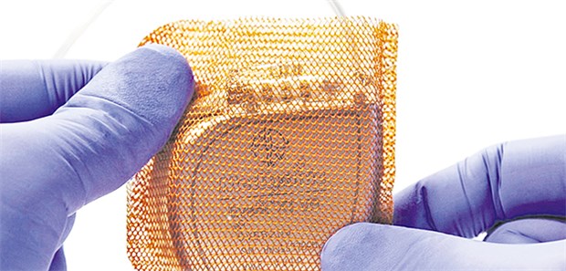 Ein Netz fürs Implantat: Diefreigesetzten Antibiotika reduzieren das Risiko für Infekte.