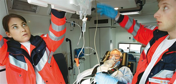 Alter spricht nicht gegen Lyse Ein Patient mit Verdacht auf Schlaganfall wird notversorgt.