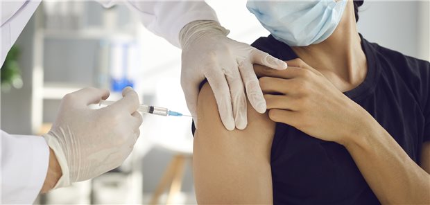 Kassenbericht zu Impfschäden sorgt weiter für Ärger Ein Piks mit Nebenwirkungen? Über die Hintergründe bestimmter von Ärzten kodierter ICD-Schlüssel gibt es derzeit Streit mit einer Krankenkasse.