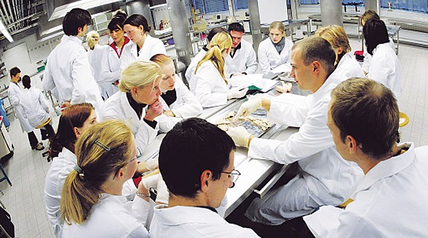 Ärztemangel in spe - Köpfezählen reicht nicht Ein Professor und seine Studenten - um eine Stelle nachzubesetzen, braucht es mehr als einen Arzt.