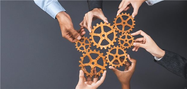 Ein Rädchen greift ins andere – ohne, dass jemand das Ganze organisieren muss.
