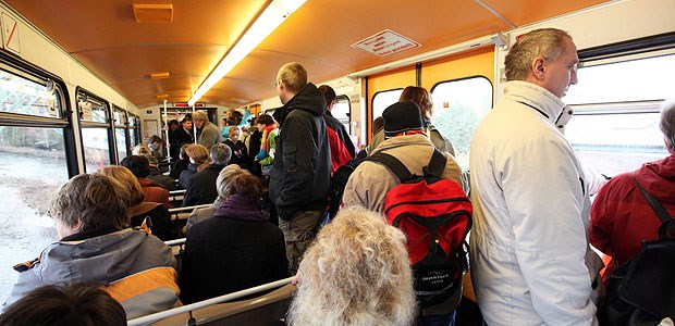 Bundesweit hohe Ansteckungsgefahr Ein gefüllter Bus - Paradies für Influenzaviren.