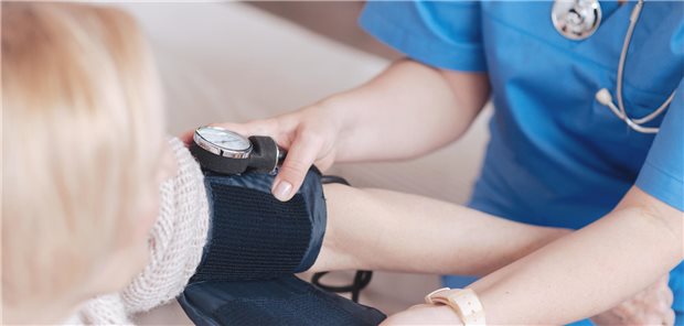 In vier Sitzungen zum Tätigkeitsschwerpunkt Check-up-Medizin Ein großer Teil der Check-up-Diagnostik gehört zum GKV-Leistungskatalog, natürlich auch die Blutdruckmessung. Aber sobald neue Methoden der Diagnostik dazukommen, ist häufig nicht mehr alles von der Krankenkasse abgedeckt.