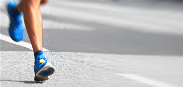 Ein höheres Aktivitätslevel in der Freizeit ist mit niedrigeren Gesundheitskosten assoziiert als körperliche Aktivität bei der Arbeit.