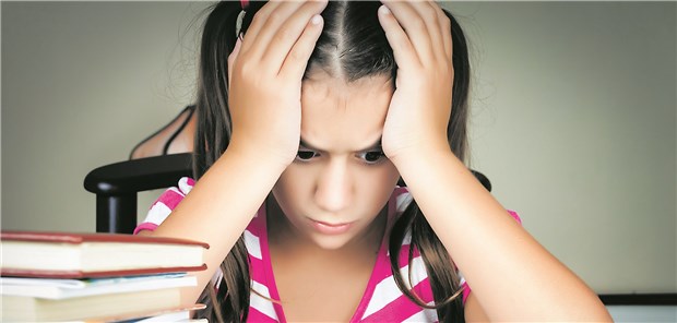 Ein hoher Erwartungsdruck kann zu Schulangst führen — doch es gibt auch noch andere Ursachen.