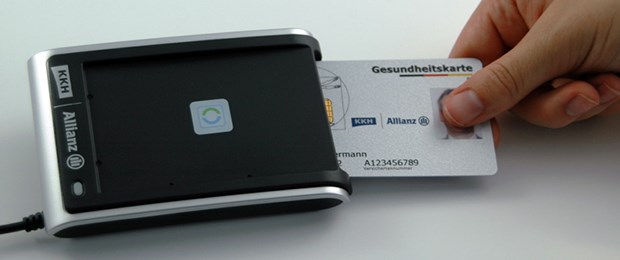 Kartenleser für Versicherte regt Ärzte auf Ein kleiner Kartenleser: Den gibt es jetzt auch für KKH-Allianz-Versicherte.