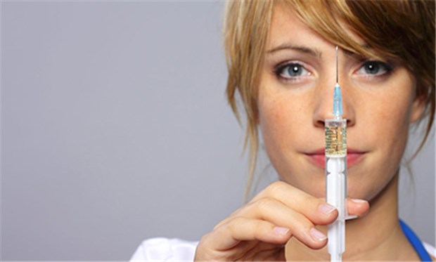 Ein kleiner Pieks und alles ist gut? Experten erwarten einen langen Weg, bis Impfstoffe gegen Krebs für die Masse verfügbar sind.