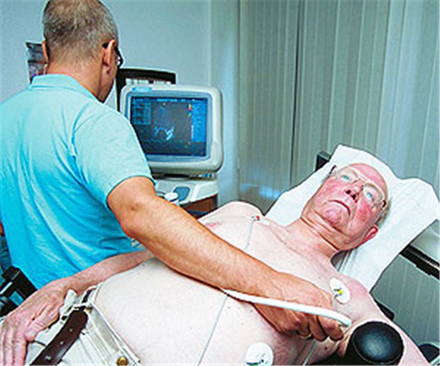 Fünf Screeningtipps für Kardiologen Ein regelmäßiges Herzecho empfehlen die Fachgesellschaften bei Patienten nach Thoraxbehandlung.