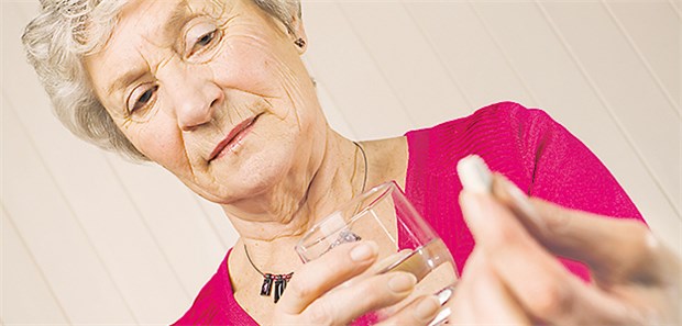 Keine klare Aussage zu Valsartan-Langzeitrisiken in Sicht Ein skeptischer Blick: Patienten haben jetzt viele Fragen zu Valsartan.