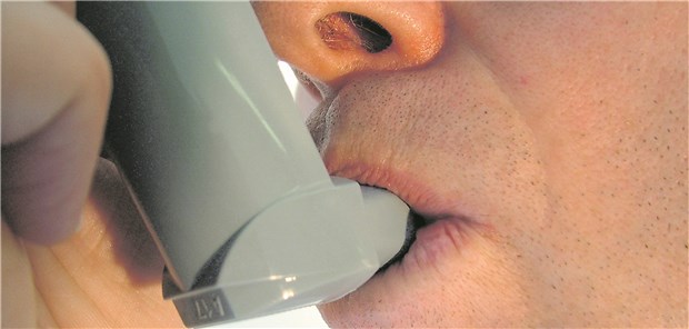 Ein wichtiger Teil der Schulung von COPD-Patienten ist der richtige Umgang mit dem Inhalationsgerät.