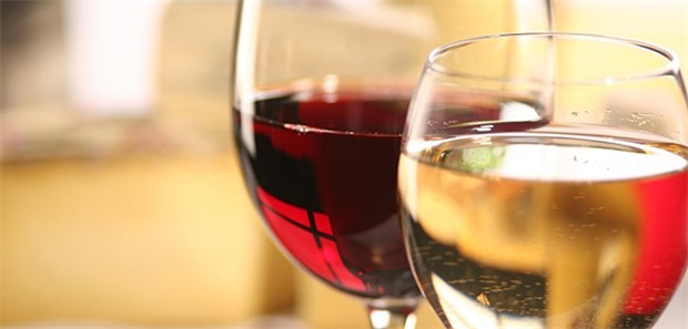 Ist Alkohol in Maßen wirklich gesund? Ein, zwei Gläschen Wein am Abend - gut oder schlecht für das Herz?