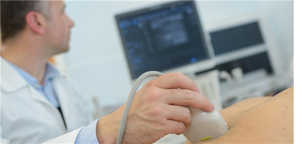 Eine Abdomen-Sonografie kann sich gerade bei älteren Patientinnen und Patienten auch bei klinisch unauffälligem Abdomen lohnen.