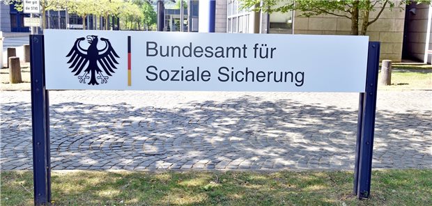 Kassenaufsicht zieht im Streit um Honorarzuschläge vor das Bundessozialgericht Eine Behörde, die die Entscheidung vor dem Bundessozialgericht sucht: Das Bundesamt für Soziale Sicherung in Bonn, Aufsicht über die bundesunmittelbaren Krankenkassen.
