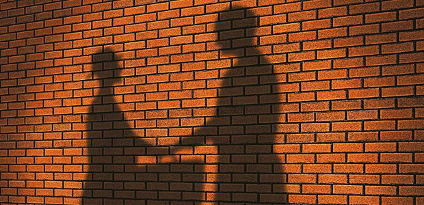 Wo kommt bloß das Misstrauen her? Eine Branche im Zwielicht. Das Kriminalisierungsrisiko steigt.
