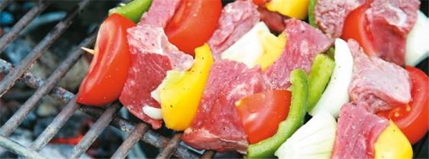 Mehr Eiweiß, weniger Kohlenhydrate Eine Ernährung reich an Gemüse und fettarmem Fleisch wird besonders Übergewichtigen zur Gewichtsreduktion empfohlen.