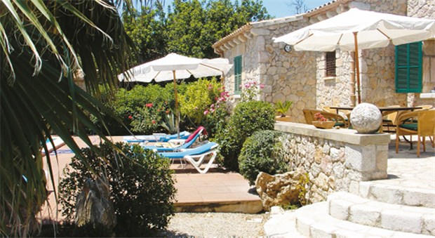Auch bei Auslandsimmobilien ist der Versicherungsschutz sinnvoll Eine Finca auf Mallorca: Ist auch alles versichert?