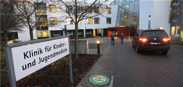 Krankenschwester bestreitet Vorwurf, Morphin verabreicht zu haben Eine Krankenschwester an der Uni-Klinik für Kinder- und Jugendmedizin in Ulm wird verdächtigt, hier Frühgeborenen ohne jede medizinische Notwendigkeit Morphin verabreicht zu haben.