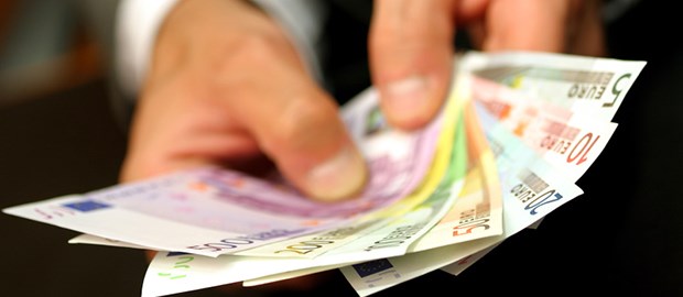 Die Gehälter der KV-Chefs Eine Menge Geld: Wieviel darf es wirklich sein?