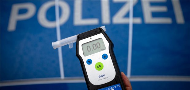 Niedersachsens Gesundheitsminister Philippi fordert Null-Promille-Grenze Eine Null-Promillegrenze für Alkohol sowie einen Grenzwert von 0,0 Nanogramm des Wirkstoffs THC für Autofahrer, fordert der niedersächsische Gesundheitsminister Andreas Philippi-