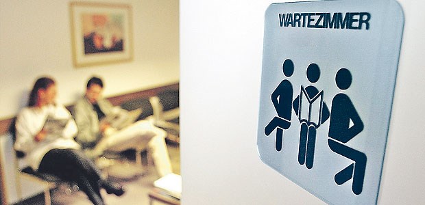 Kassen-Konzept sorgt für Streit Eine Odyssee für psychisch Kranke: Bis sie in einem Wartezimmer eines Psychotherapeuten sitzen, vergehen meist drei Monate.