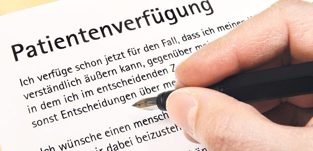 Patientenverfügung - Ende einer langen Kontroverse Eine Patientenverfügung soll Ärzten und Angehörigen helfen, am Lebensende eine Entscheidung im Sinne des Patienten zu treffen.