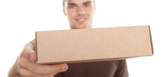 Eine Präsenzapotheke mit Versandhandelserlaubnis darf die Arzneimittel selbst ausliefern. (Symbolbild)