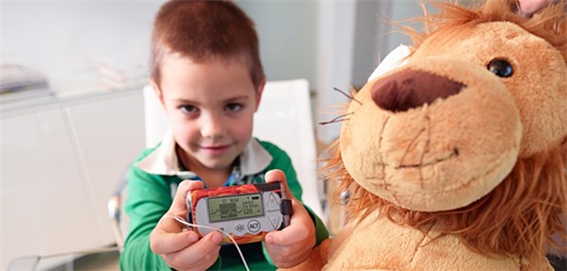 Für Kinder ist die Pumpe besser als die Spritze Eine Pumpentherapie sorgt bei Kindern und Jugendlichen dafür, dass es seltener zu schweren Hypo- und Hyperglykämien kommt.