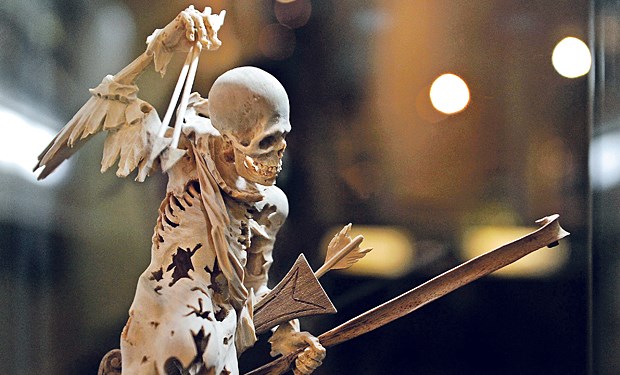 Tränen, Trauer, Tod und Teufelswerk Eine Totenfigur: das Kasseler Museum zieht nicht nur ältere Menschen, sondern auch Kinder an.