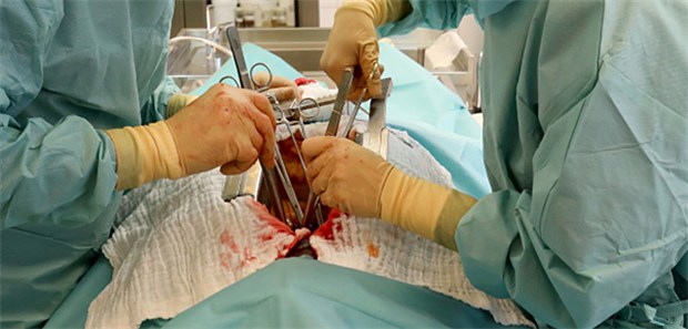 Eine Vakuumtherapie wird unter anderem nach einer Operation eingesetzt.