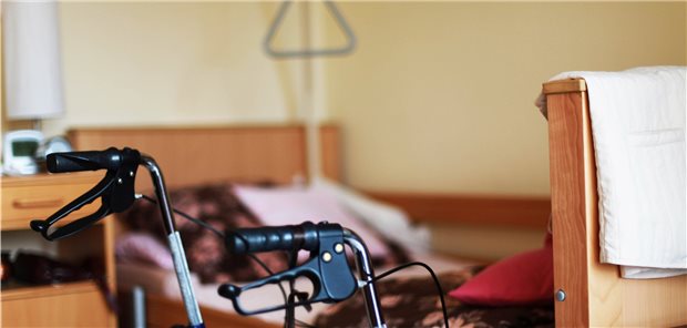 Pflege-Eigenanteile auf Rekordhöhe Eine Versorgung im Pflegeheim? Für viele Pflegebedürftige und ihre Angehörige zunehmend auch eine finanzielle Belastung.