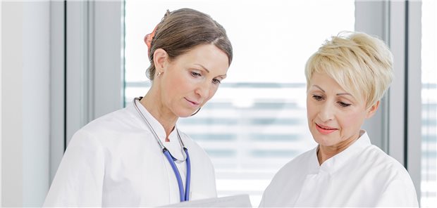 Mehr Frauen als Männer gründen eine eigene Praxis Medizinerinnen im Gespräch: Eine eigene Praxis? Bei 64 Prozent aller Existenzgründerinnen muss es eine Einzelpraxis sein.