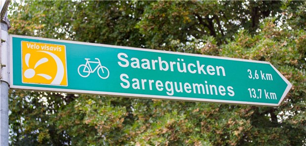 Saar-Regierung plant Corona-Schwerpunkt-Praxen Eine französische Nachbarregion hat die Testung von Corona-Verdachtsfällen eingestellt. Die Saarländer sorgen sich und fordern eine Wiederaufnahme.