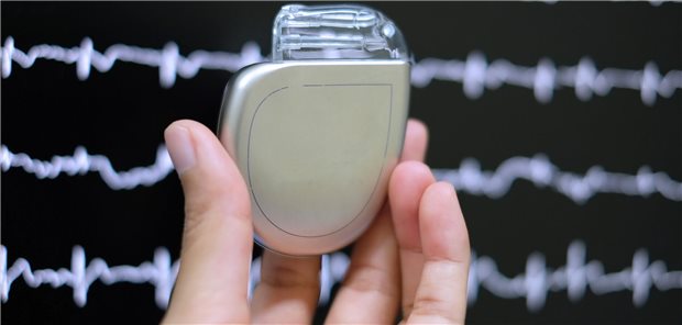 Die Autorinnen und Autoren resümieren, dass vor allem eine hohe Komorbidität (CCI    5) sowie Gebrechlichkeit den fehlenden Nutzen einer ICD-Therapie voraussagen können: Die Wahrscheinlichkeit eines nicht arrhythmiebedingten Todes war darunter ungefähr vervierfacht bzw. verachtfacht. 