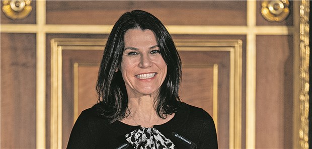 Glücklich ist, wer Busenfreunde hat Eine neue Ehrenbusenfreundin: Die Münchner Gynäkologin Professor Marion Kiechle wurde mit dem Patientinnenpreis ausgezeichnet.
