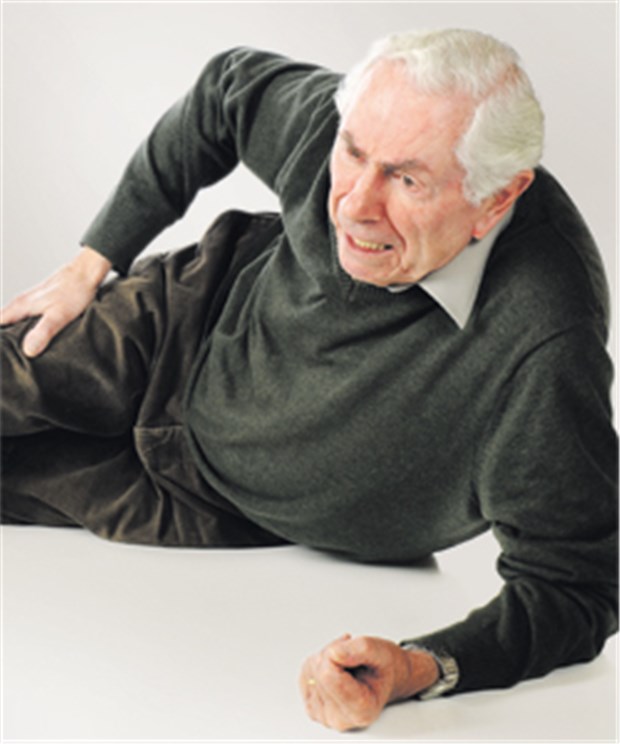 Therapie gegen Orthostase-Probleme Eine orthostatische Hypotonie beeinträchtigt das Gehen und Stehen und erhöht damit die Sturzgefahr. Oft sind Verletzungen die Folge.