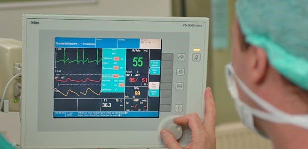 Eine gefährliche Empfehlung? Eine perioperative Betablocker-Therapie soll Herzfrequenz, Kontraktilität und Nachlast senken und somit den myokardialen Sauerstoffverbrauch reduzieren helfen; zugleich soll die Behandlung die Schwelle für Entstehung von Arrhythmien erhöhen.